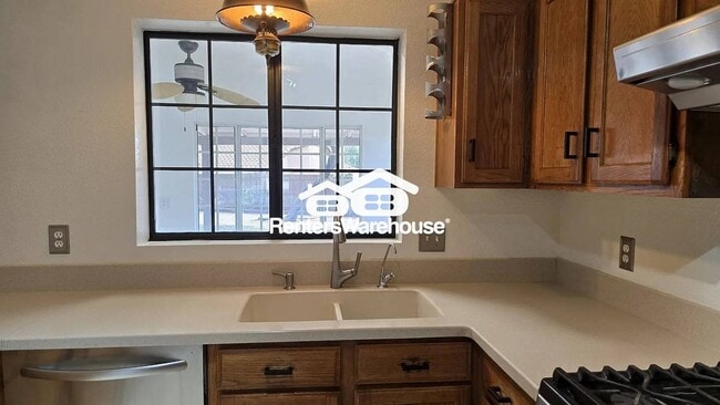 Foto del edificio - 8181 N Brookshire Ct