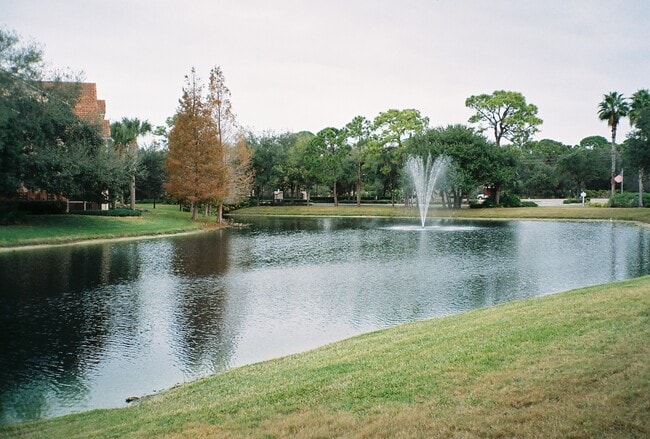 Building Photo - 4220 Central Sarasota Pky