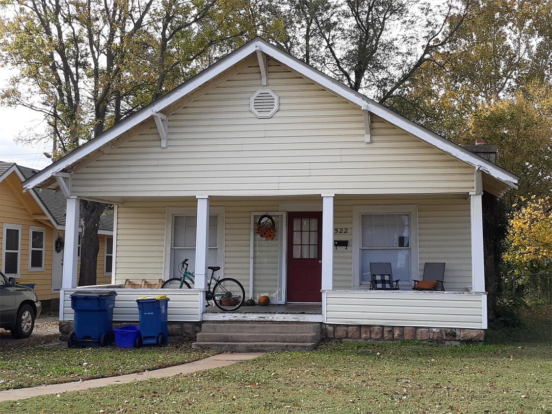Primary Photo - 522 S Blakely St