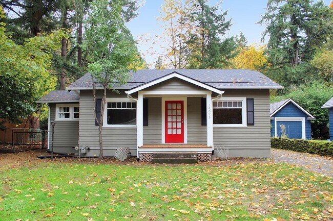 Foto del edificio - Cute 2 Bedroom Bungalow w/Hardwoods in Cov...