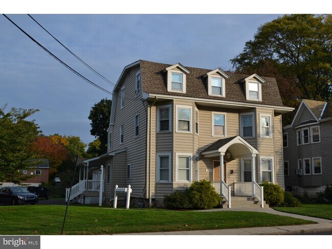 Building Photo - 1643 Rockwell Rd