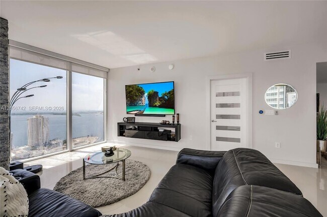 Foto del edificio - 495 Brickell Ave