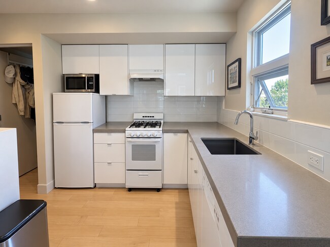 Foto del edificio - 453 Seaview Dr