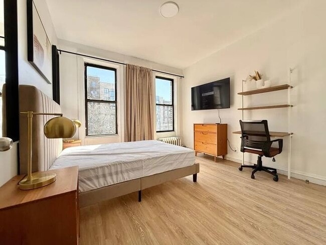 Building Photo - Nice room in a good neighborhood