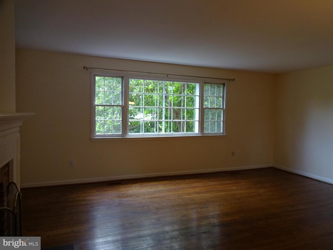 Building Photo - 6328 Golf Course Square