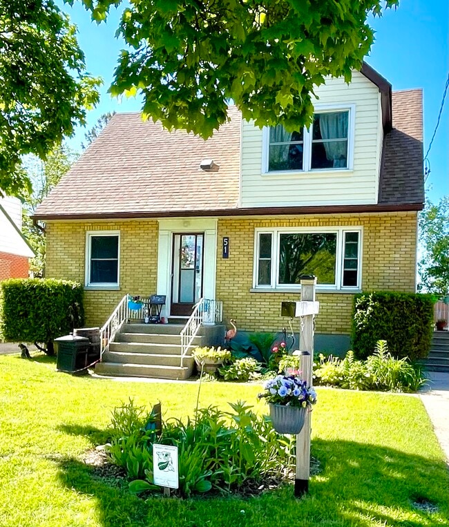 Exterior - 51 Campbell Av