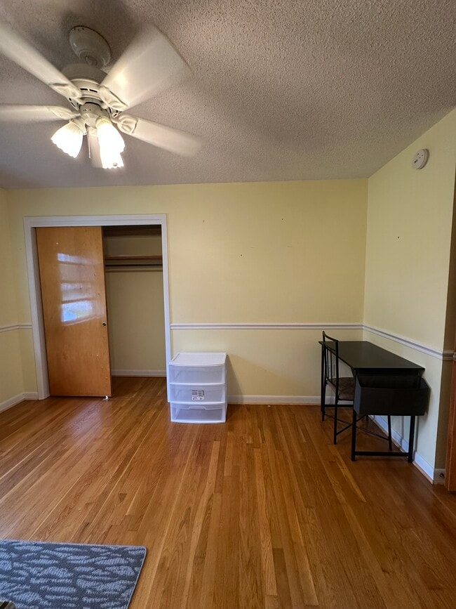 Foto del edificio - 6011 Wedgewood Dr