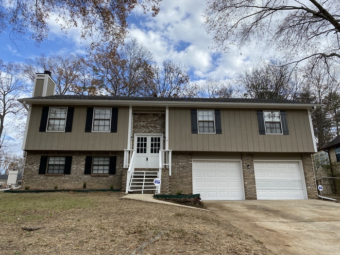 Primary Photo - 1549 Moseley Ln, Birmingham, AL 35215, USA