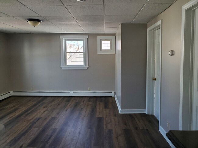 Vista desde la cocina a la sala de estar - 78 Cowden St