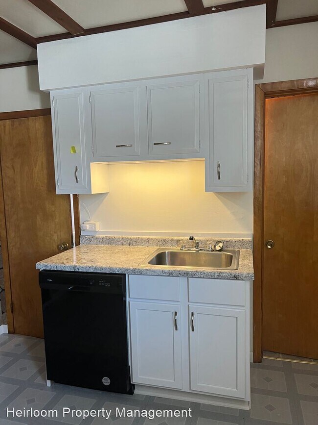Foto del edificio - 3 br, 1 bath House - 1306 Baxter Ave
