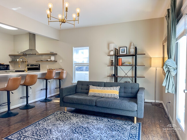 Photo - 410 E 16th St Townhome