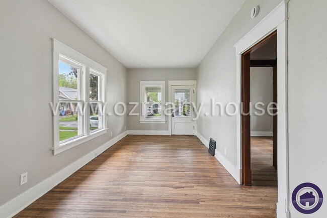 Building Photo - 2027 Berkshire Pl