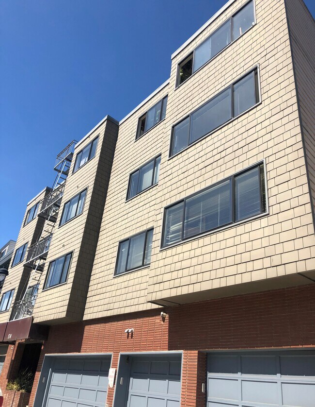 Foto del edificio - 814 Corbett Ave