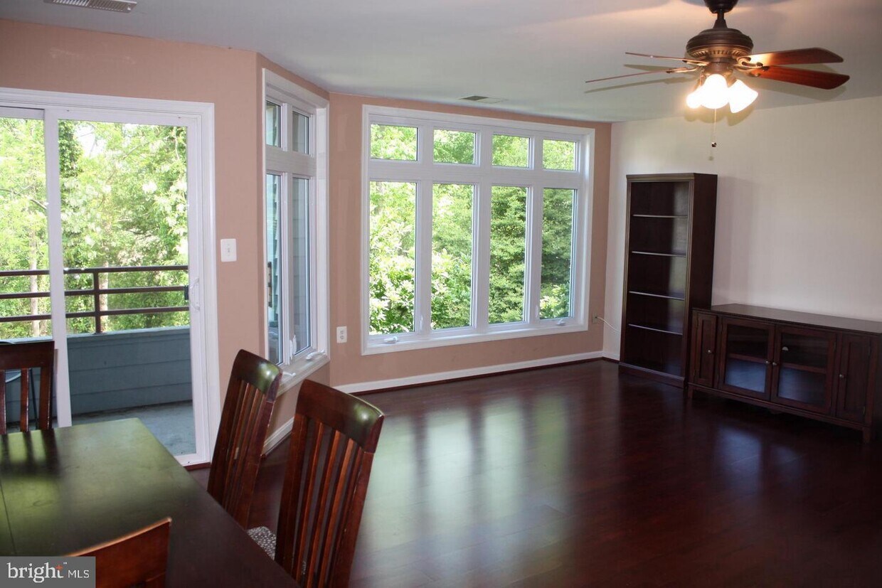 Primary Photo - 1130 Lake Heron Dr