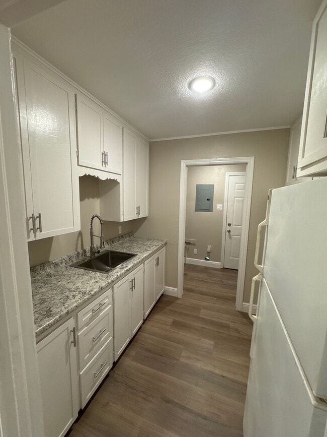 Building Photo - NORTH 40TH DUPLEX
