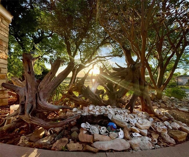 Building Photo - 5802 Longhorn Landing