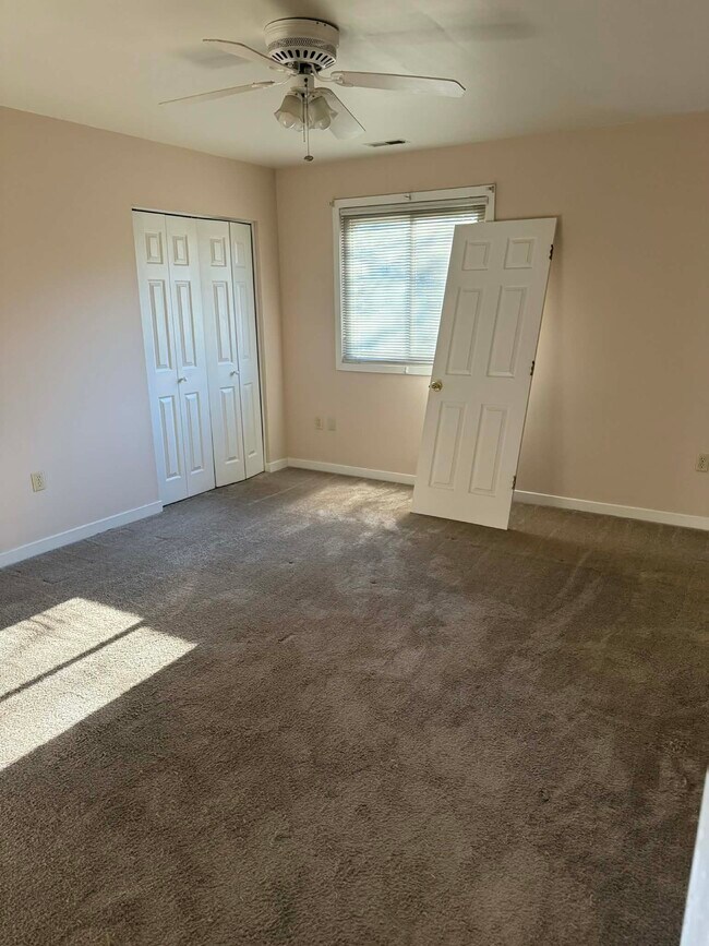 Foto del edificio - 32472 McCary Rd