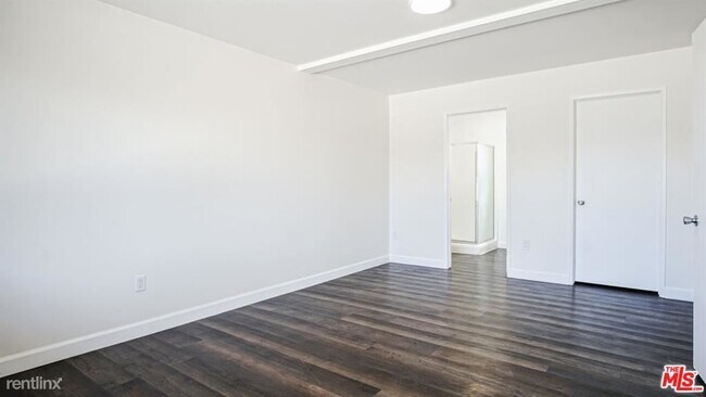 Building Photo - 3 br, 3 bath House - 4144 W 164th St