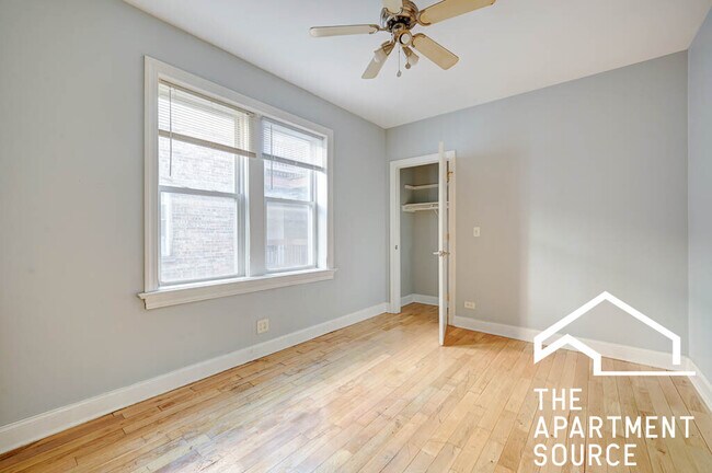 Foto del edificio - 4542 W George St