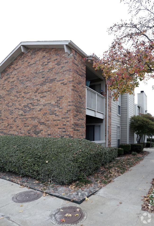 Broadway Apartments Rentals Garland, TX