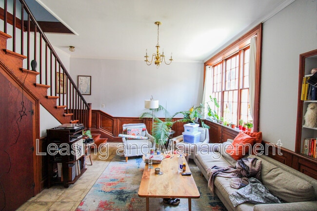 Building Photo - 23 Archdale St