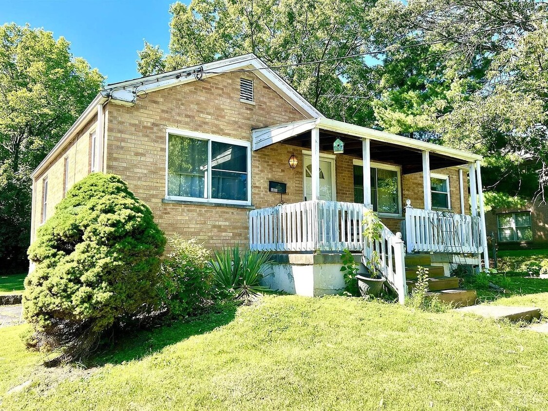 Foto principal - Green Twp- Cozy 2 Bed 1 Bath