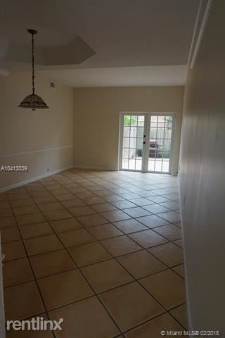 Foto del edificio - 925 NW 82nd Ave