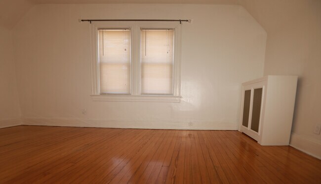 Foto del edificio - 10649 96th St