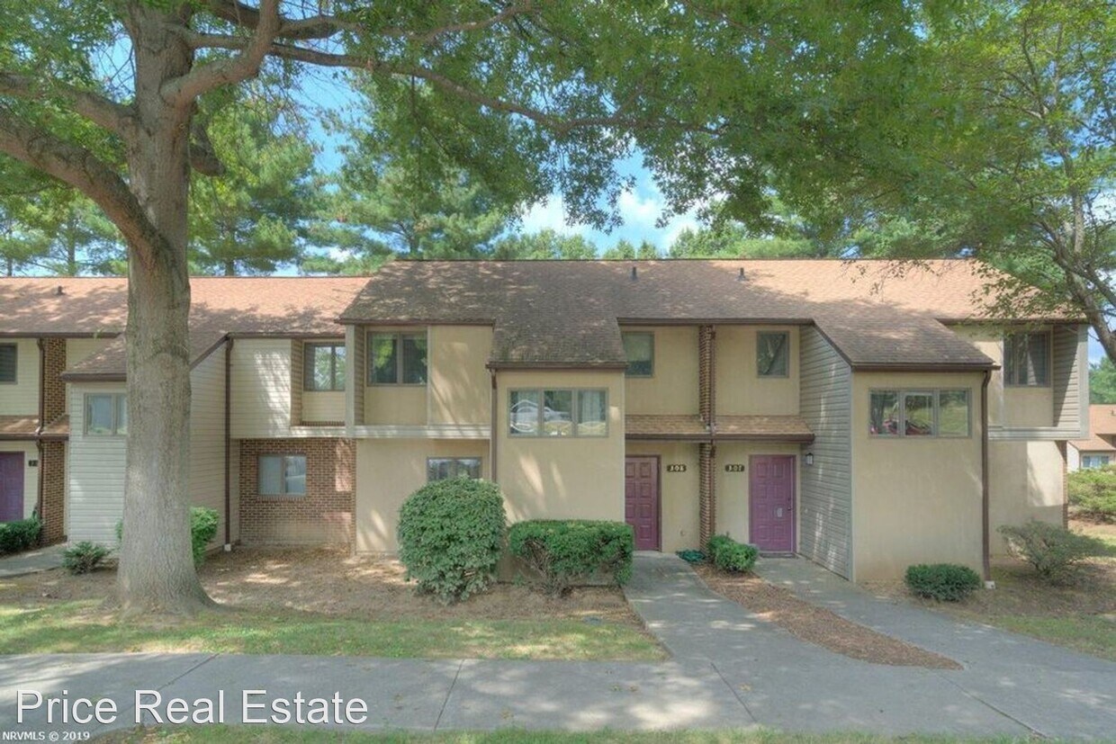 Foto principal - 3 br, 2.5 bath House - 302 Shenandoah Circle