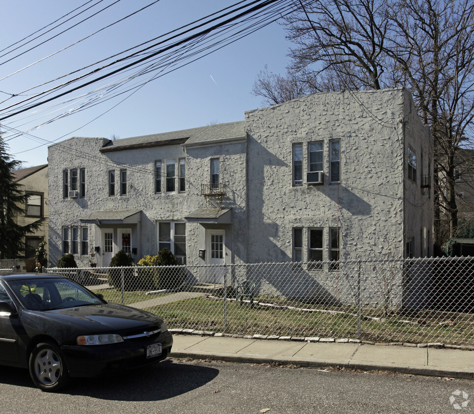 Primary Photo - 106 Great Kills Rd
