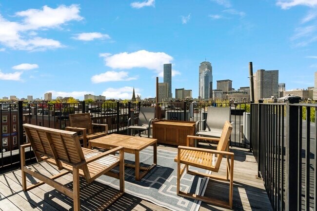 Building Photo - 655 Tremont St