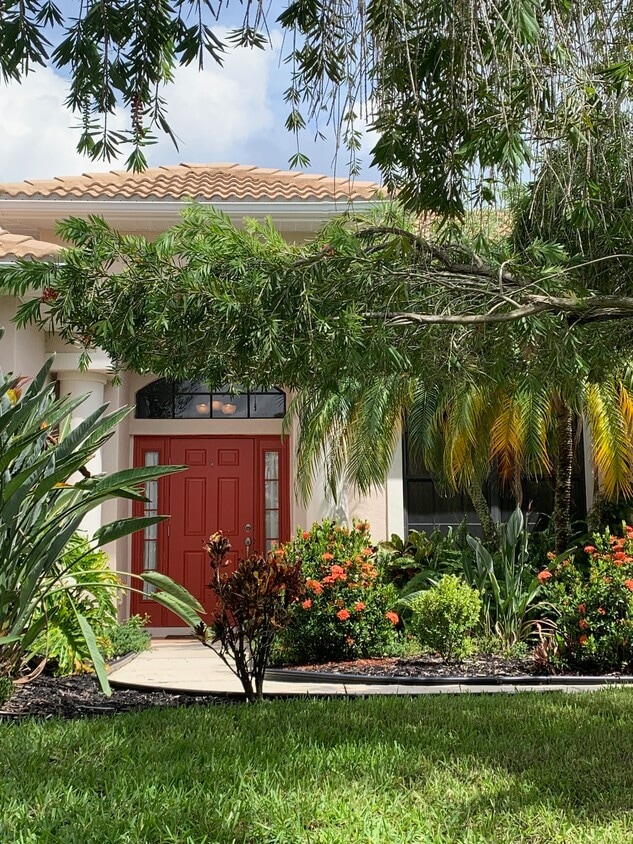 Foto principal - 12705 Penguin Dr