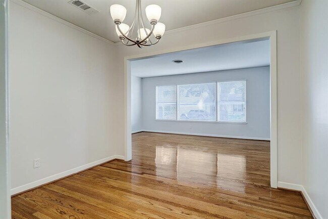 Foto del edificio - 5426 Kinglet St