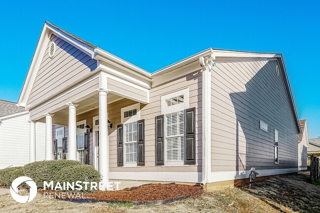 Building Photo - 4559 Clubview Dr