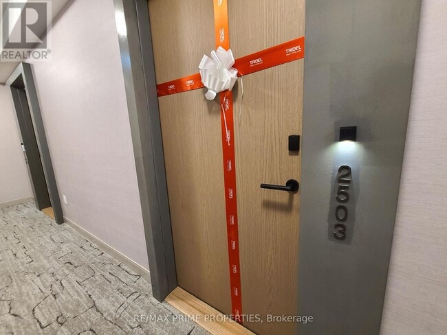 Building Photo - 10 Eva Rd