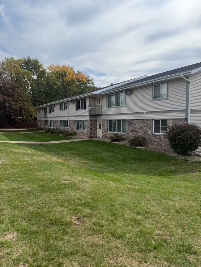 Foto del edificio - 4806-4814 Dale Street