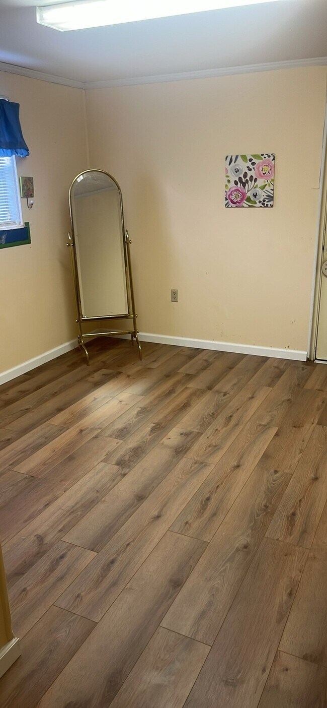Foto del edificio - 8400 Alder Dr