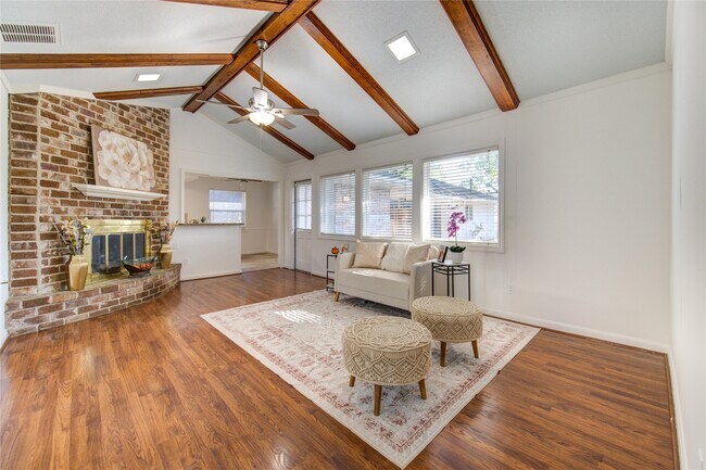 Foto del edificio - 1107 Blue Willow Dr