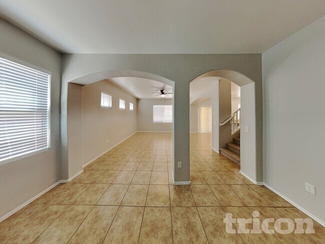 Foto del edificio - 3921 W Irwin Ave