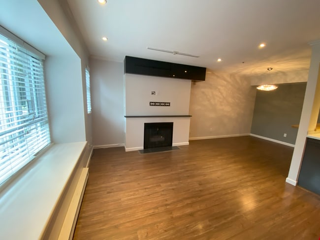 Building Photo - 2883 East Kent Ave N