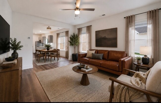 Building Photo - 3 Bedroom home with bonus loft space