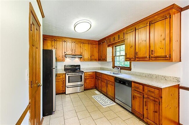 Building Photo - 2938 Powder Springs Rd SW
