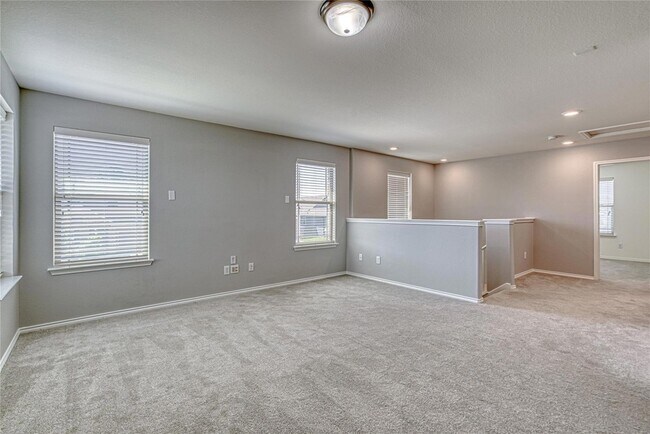 Building Photo - 110 Phillips Dr