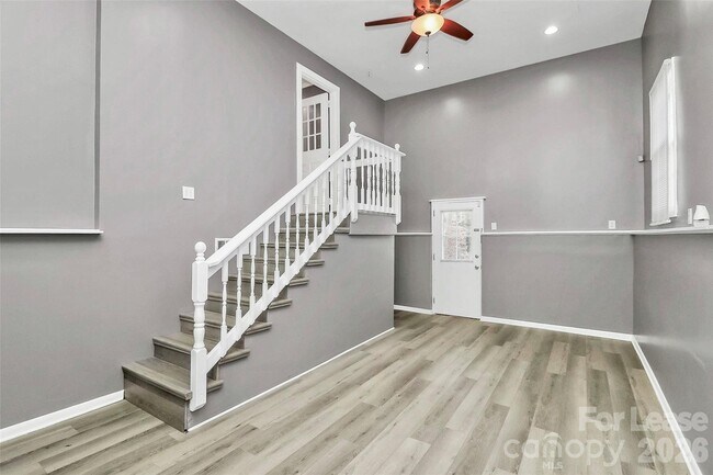 Foto del edificio - 8101 Kerrybrook Cir