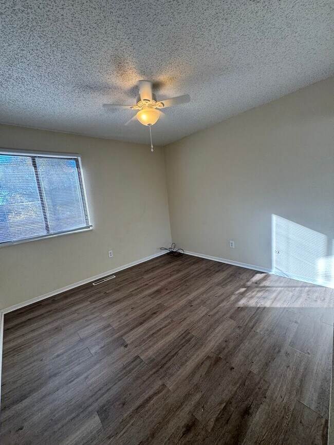 Foto del edificio - 605-607 West 15th st