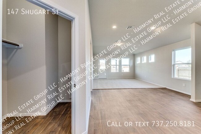 Building Photo - 147 Shugart St