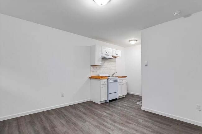 Foto del edificio - 425 W Baker Ave