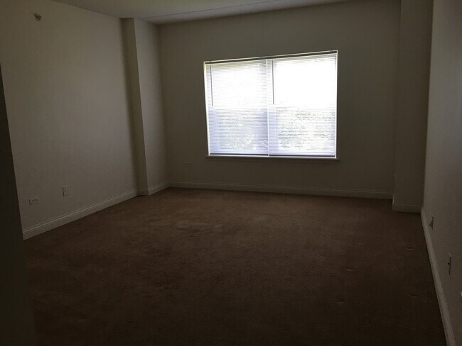 Foto del edificio - 3400 N Old Arlington Heights Rd