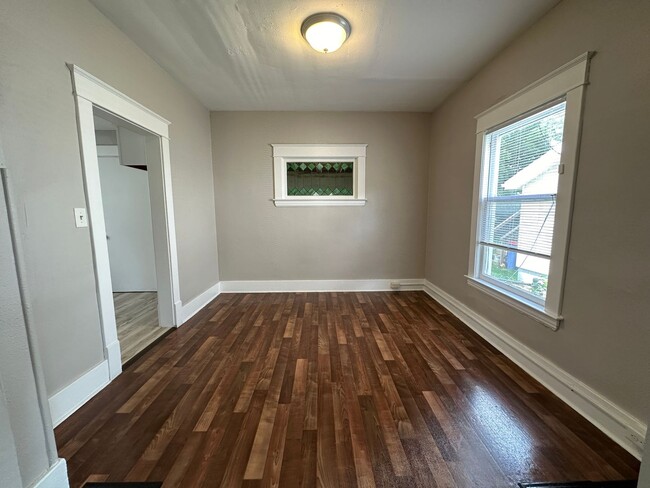 Building Photo - 118 Burr Oak - Water Included- Creston Nei...