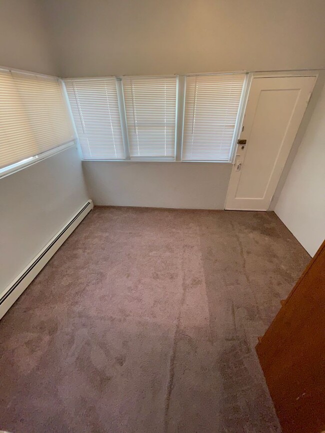 Foto del edificio - Must See Two Bedroom in SLC Avenues! $1695